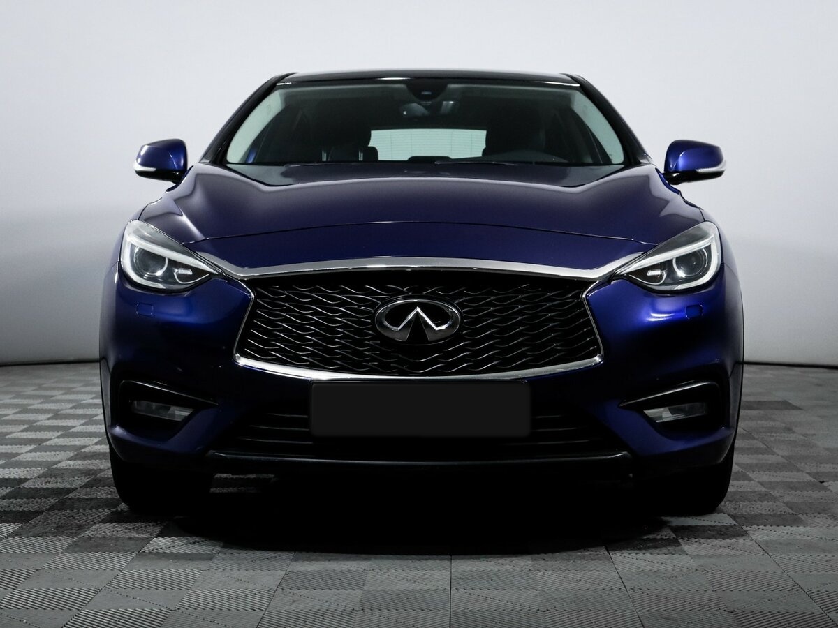 Infiniti Q30 2017 года с пробегом. Фото: #1