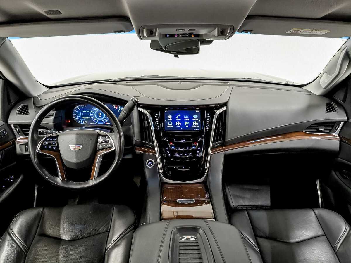 Cadillac Escalade 2018 года с пробегом. Фото: #13