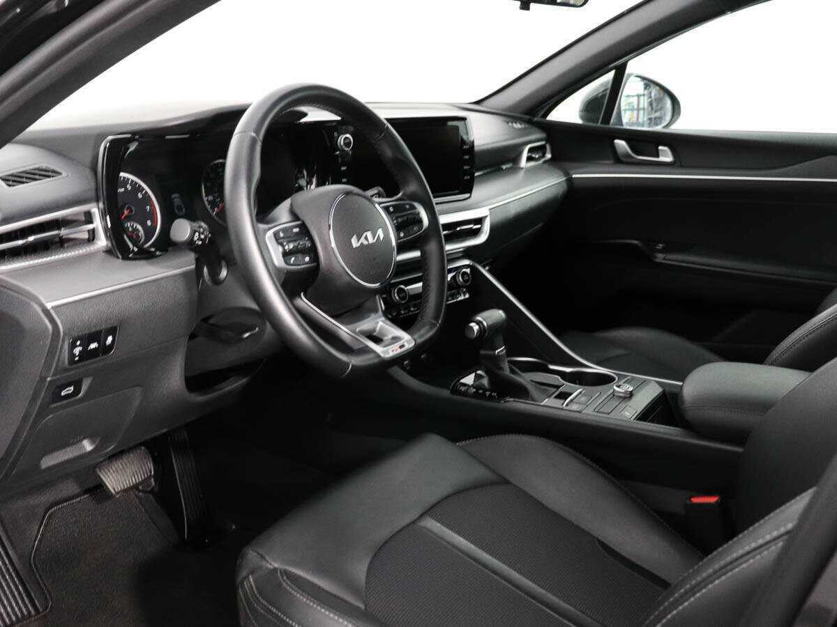 Kia K5 2022 года с пробегом. Фото: #9