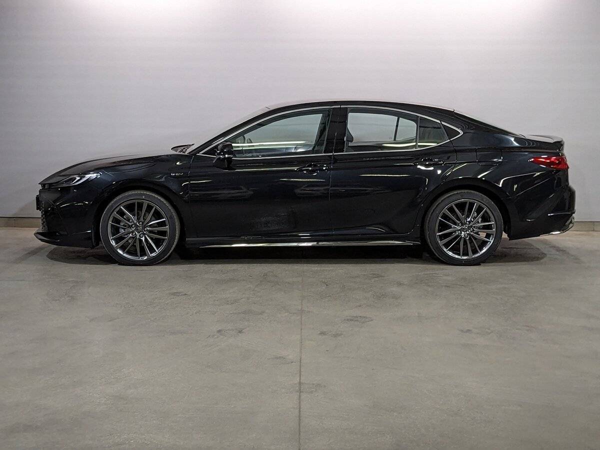 Toyota Camry 2024 года с пробегом. Фото: #2