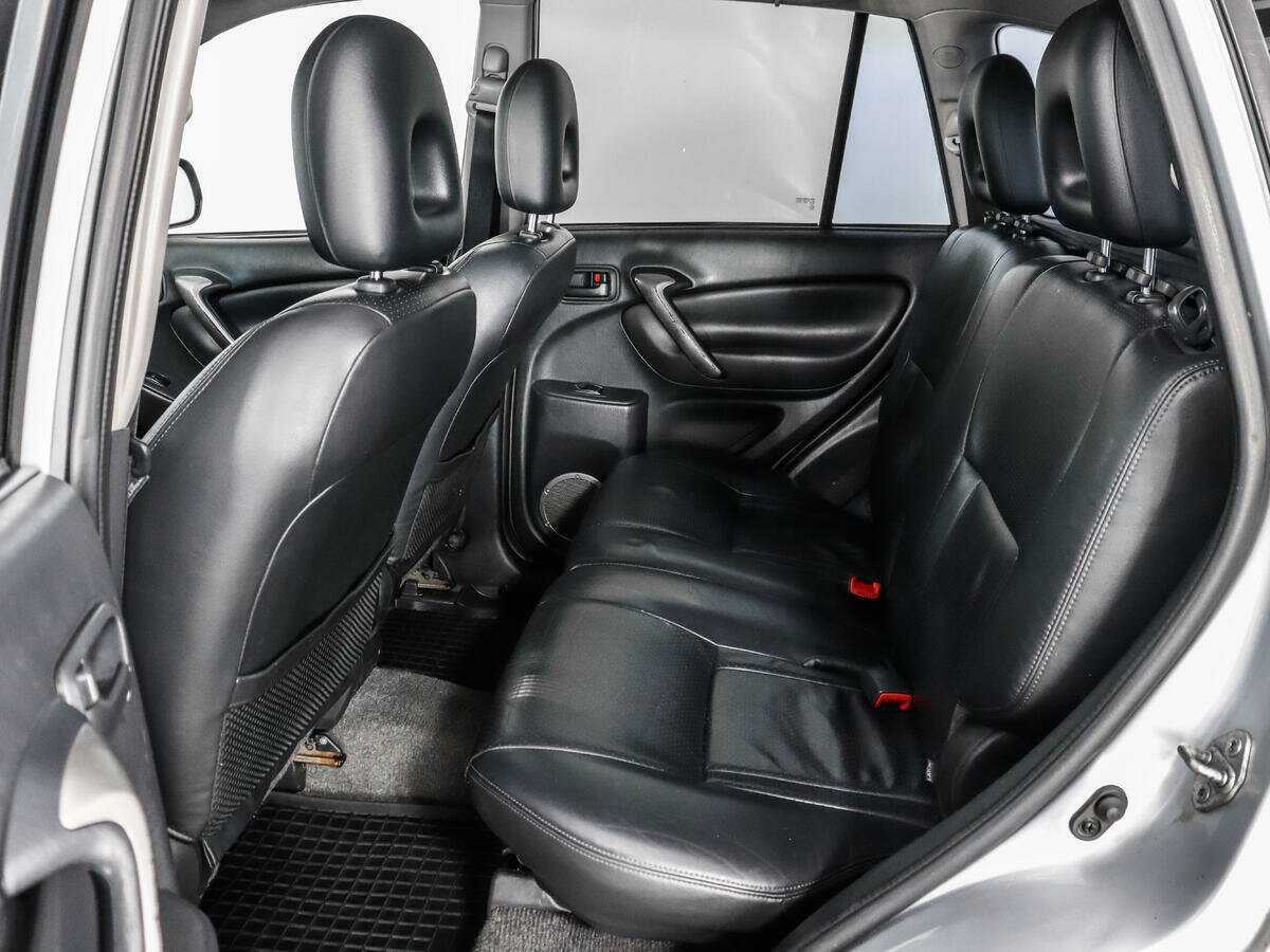 Toyota RAV4 2004 года с пробегом. Фото: #9