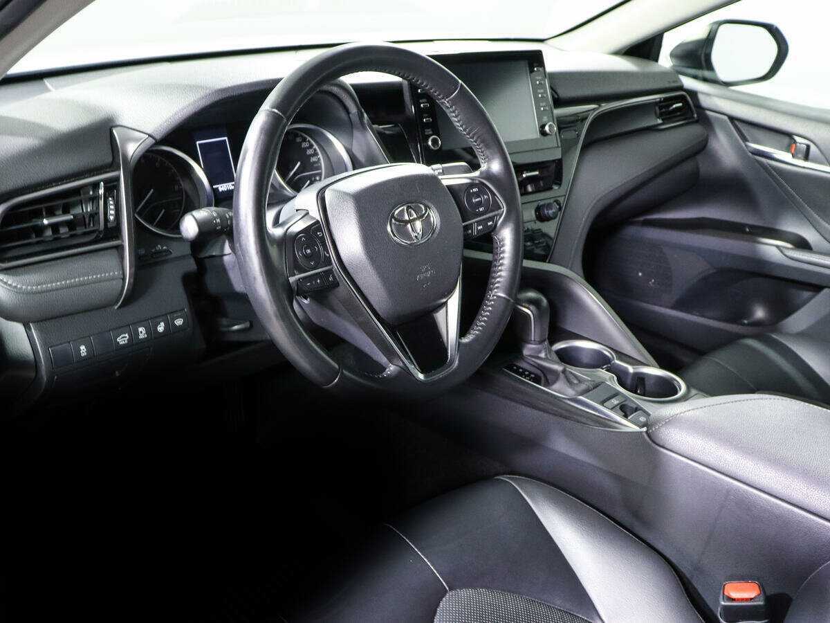 Toyota Camry 2021 года с пробегом. Фото: #11