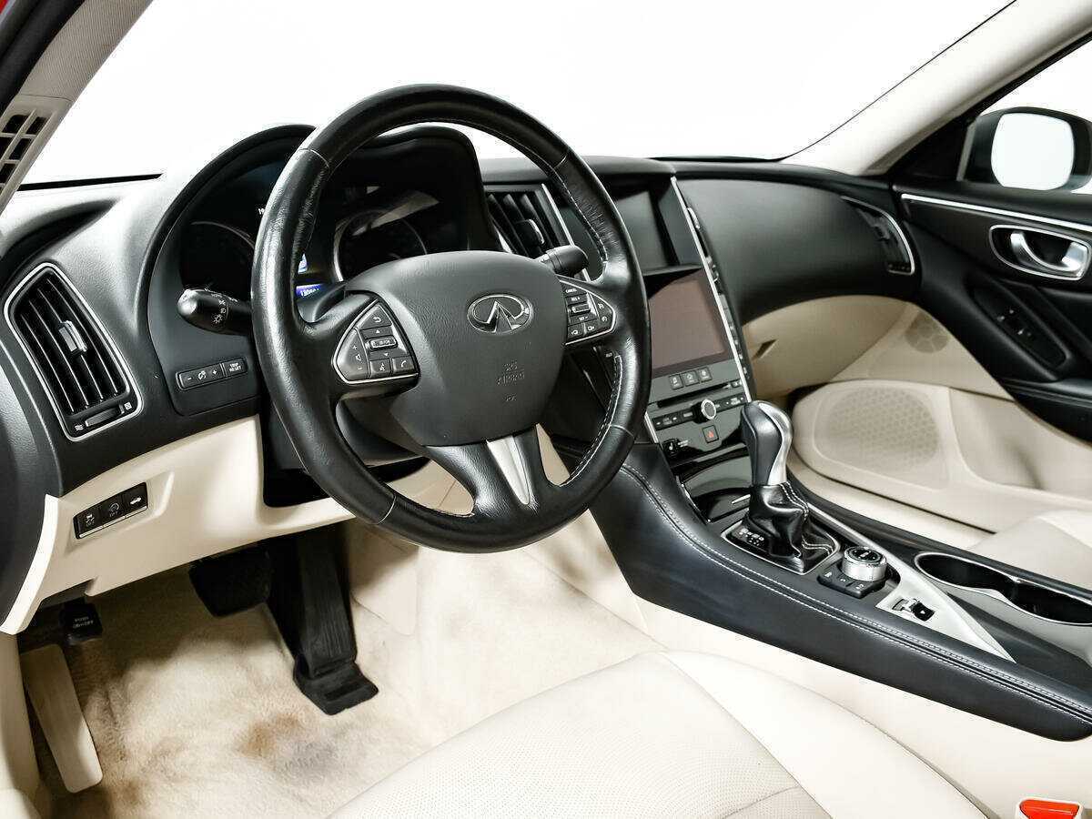 Infiniti Q50 2015 года с пробегом. Фото: #11