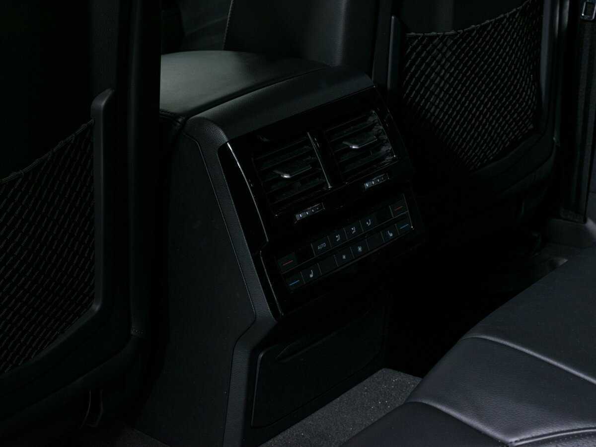 Volkswagen Touareg 2019 года с пробегом. Фото: #20