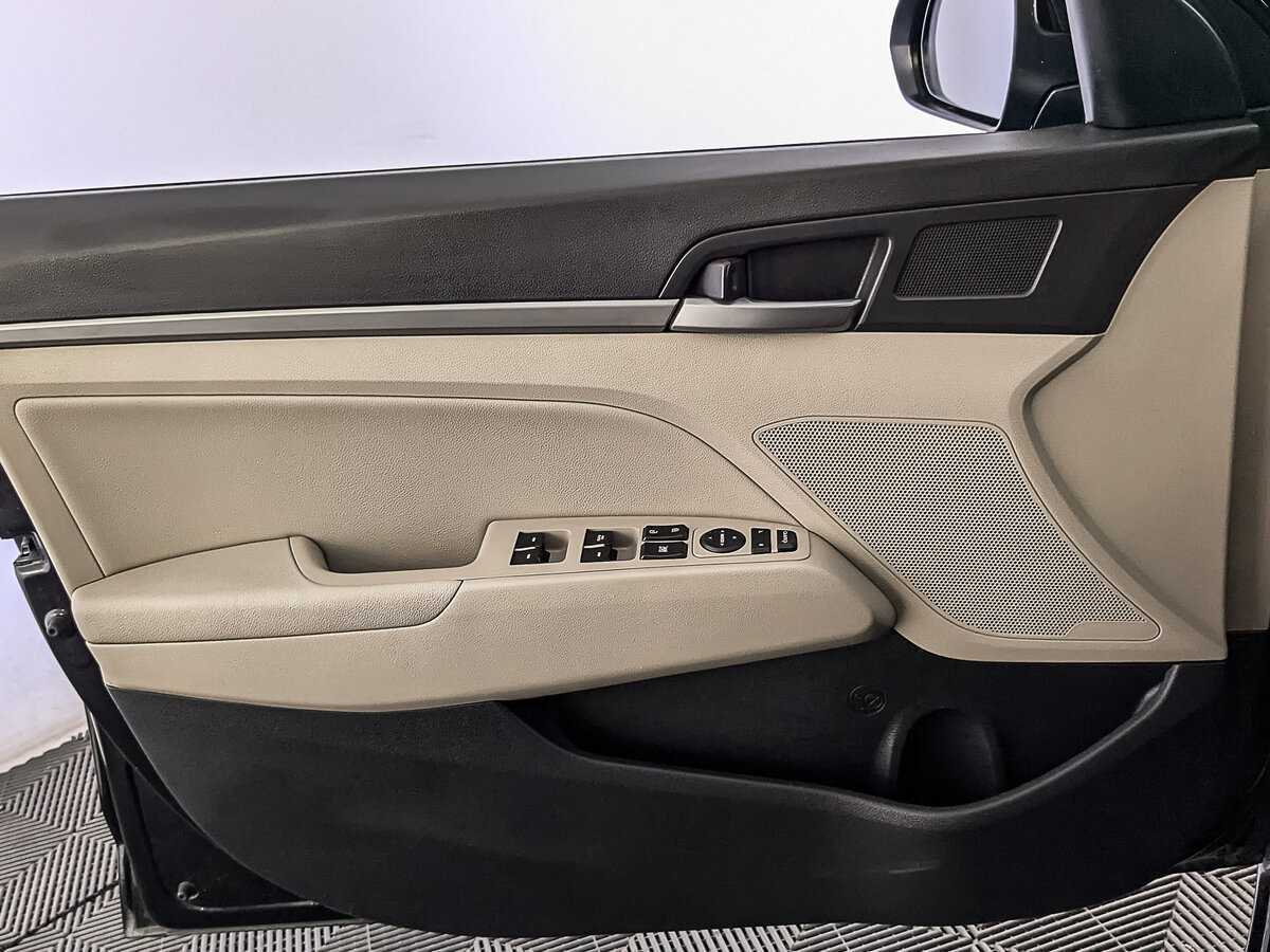 Hyundai Elantra 2017 года с пробегом. Фото: #18
