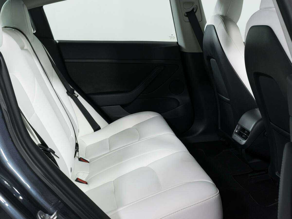 Tesla Model 3 2022 года с пробегом. Фото: #8