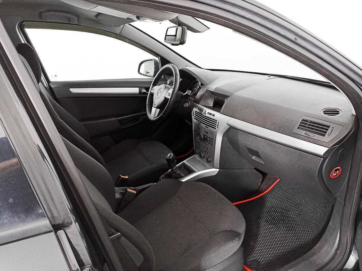 Opel Astra 2012 года с пробегом. Фото: #8