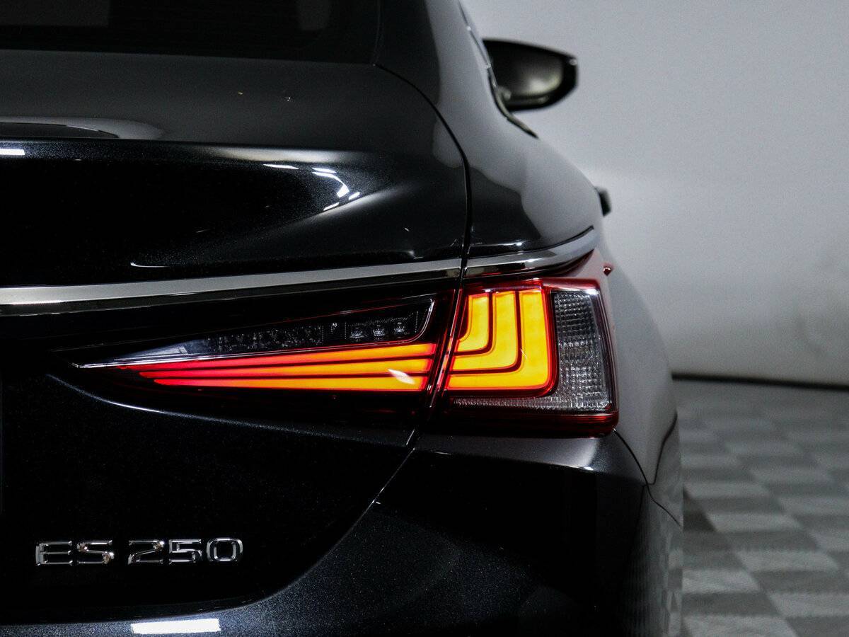 Lexus ES 2018 года с пробегом. Фото: #16