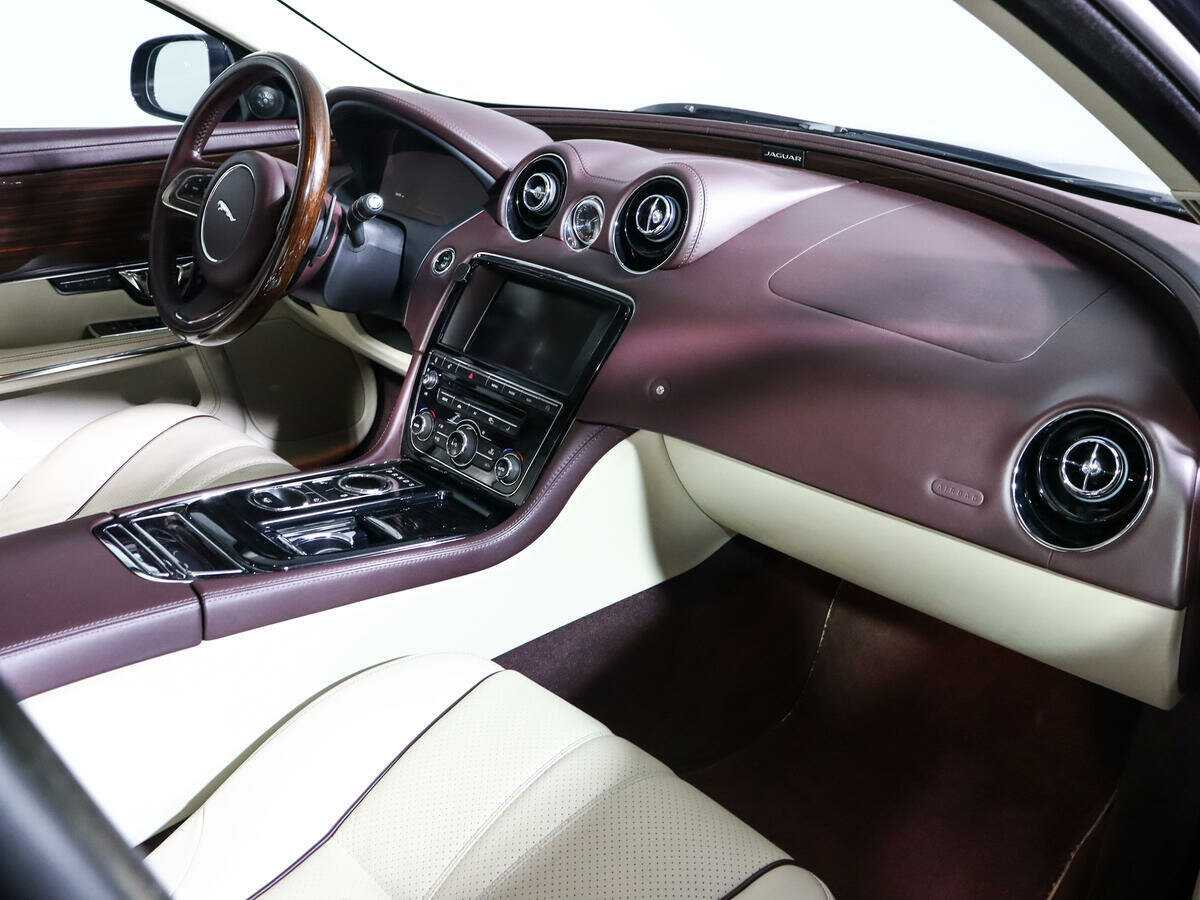 Jaguar XJ 2014 года с пробегом. Фото: #6
