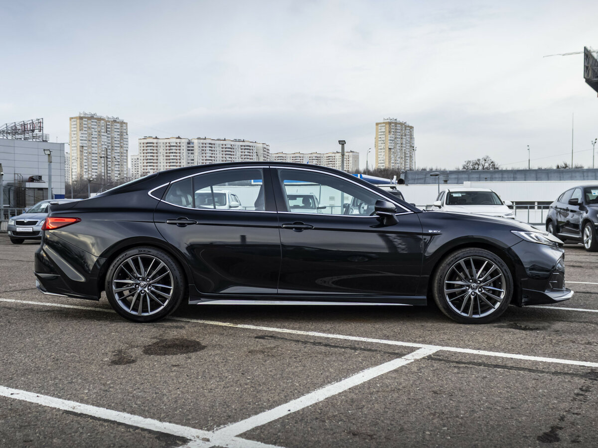 Toyota Camry 2024 года с пробегом. Фото: #3