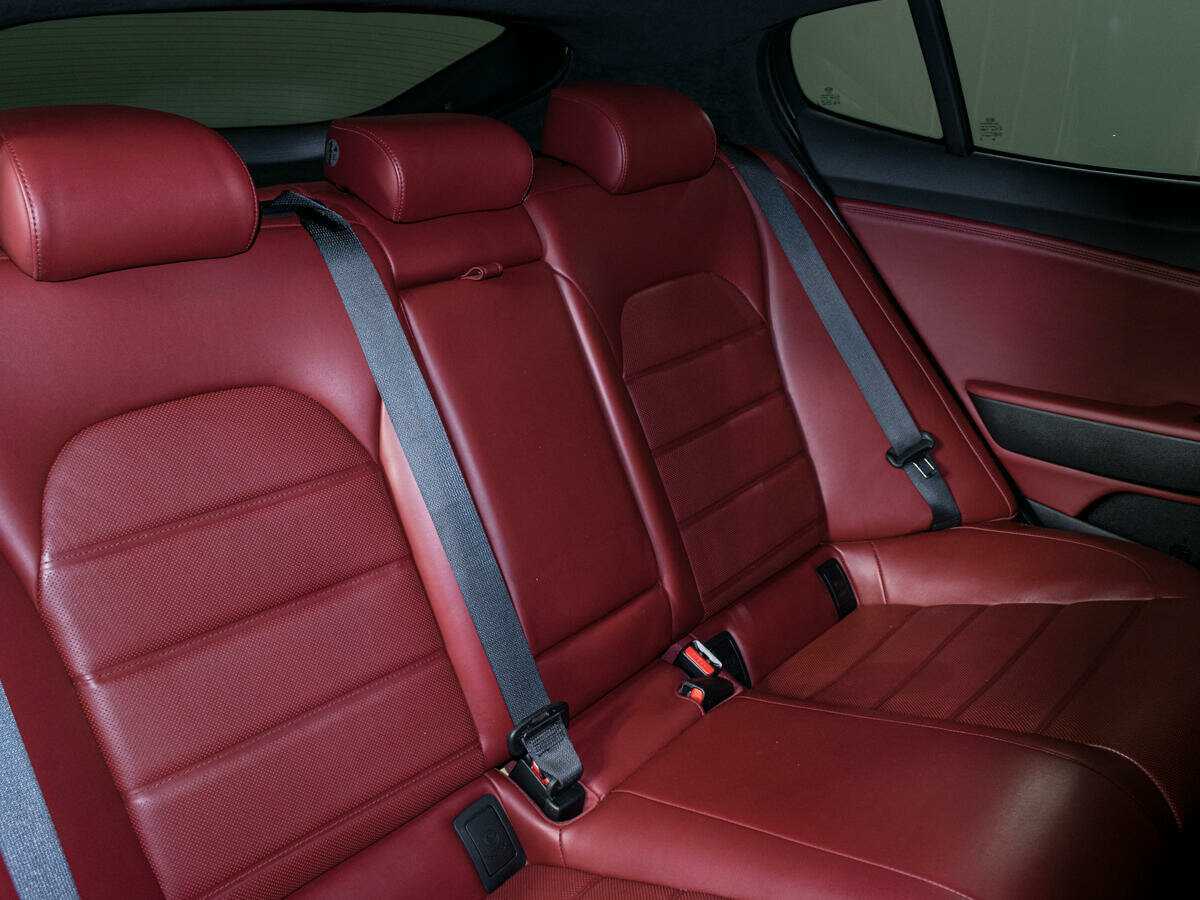 Kia Stinger 2018 года с пробегом. Фото: #9