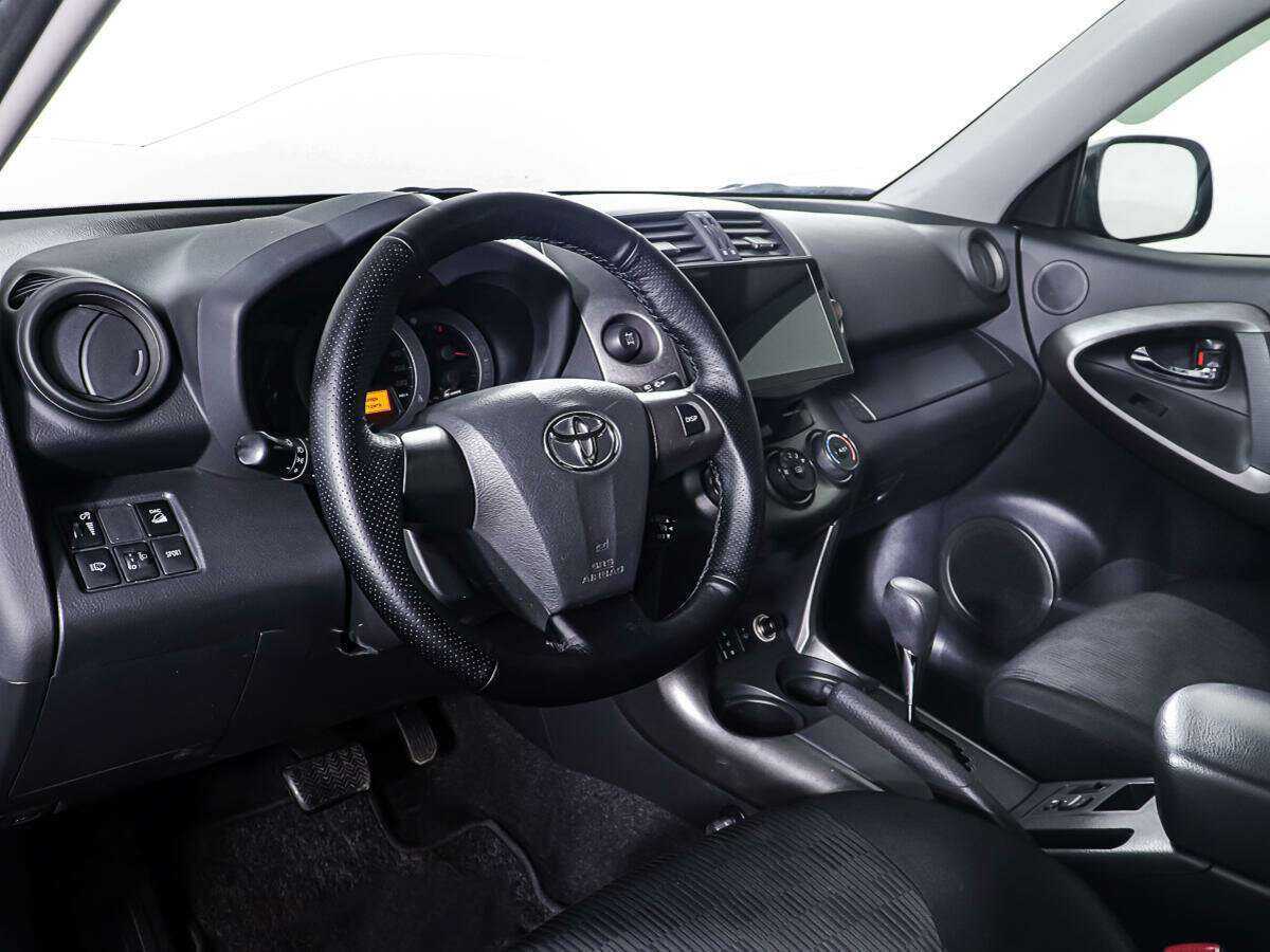 Toyota RAV4 2011 года с пробегом. Фото: #12