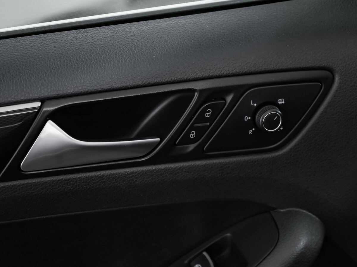 Volkswagen Jetta 2017 года с пробегом. Фото: #22