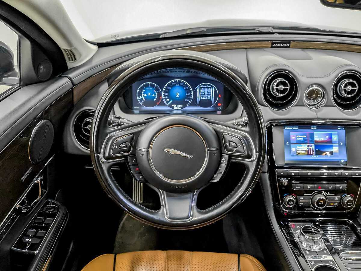 Jaguar XJ 2017 года с пробегом. Фото: #22