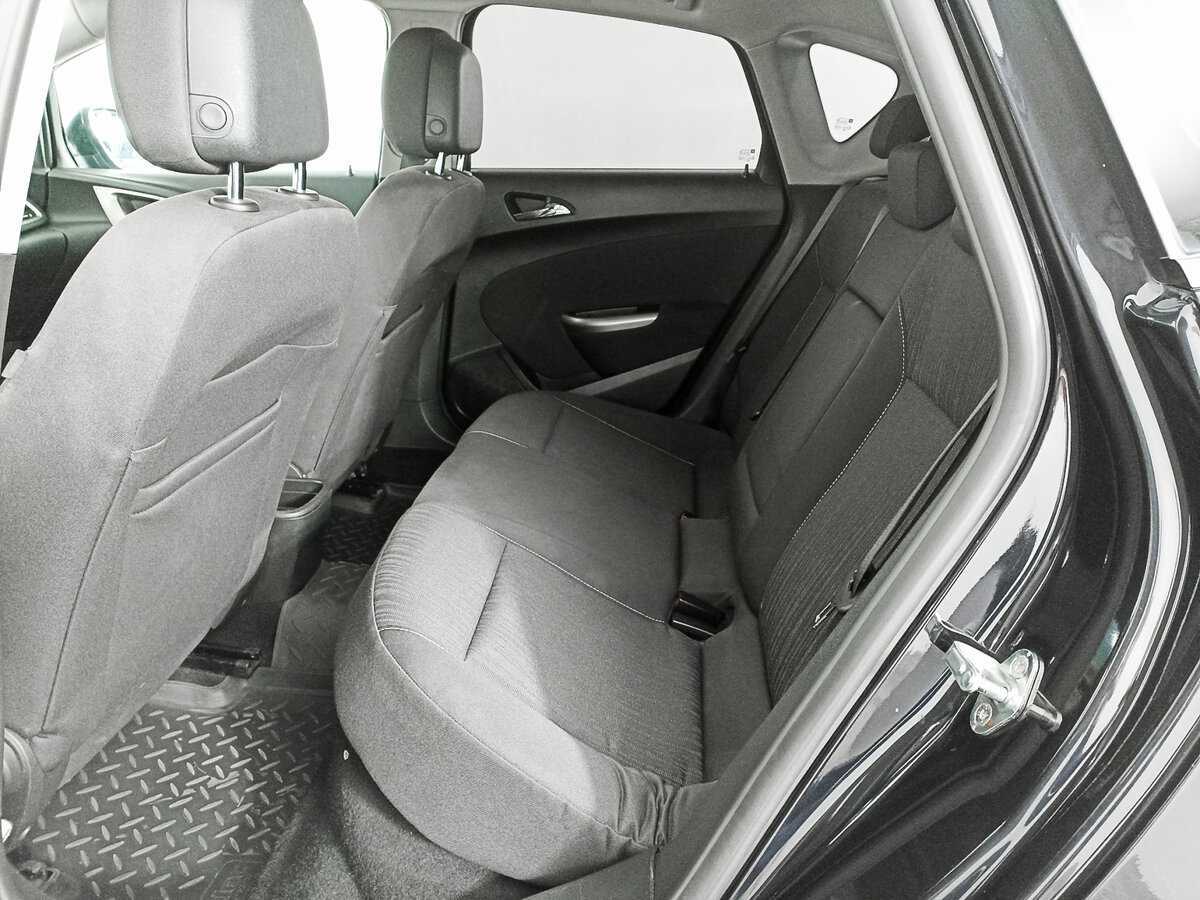 Opel Astra 2011 года с пробегом. Фото: #9