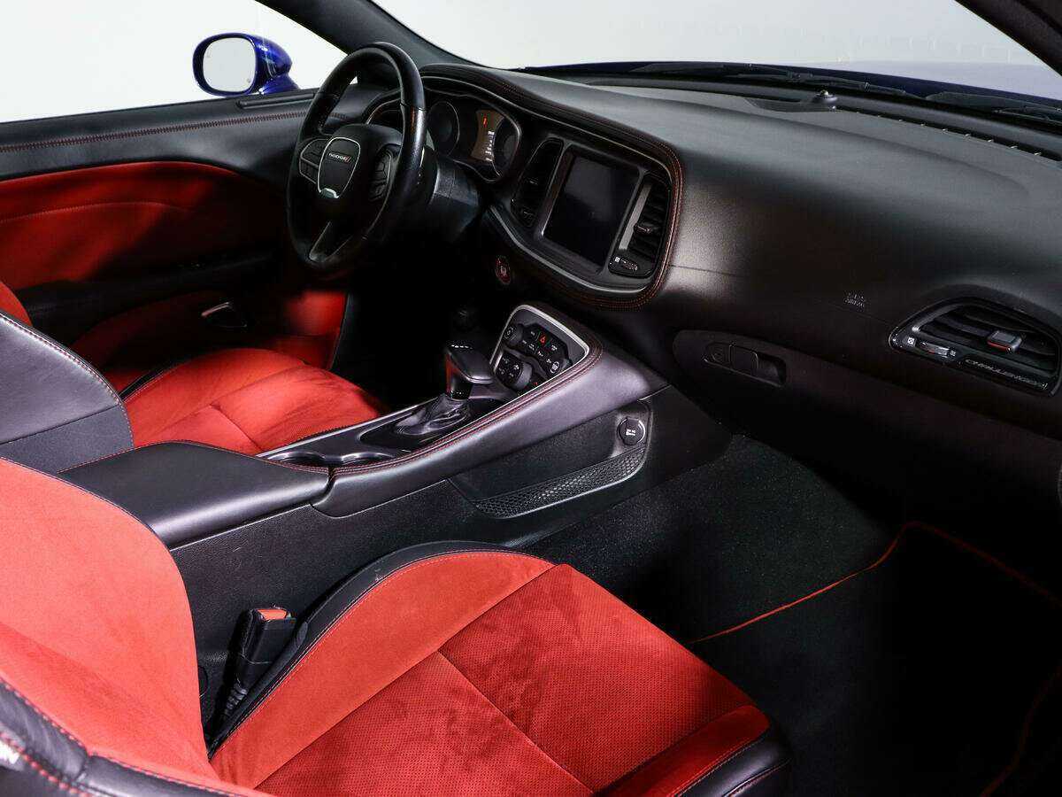 Dodge Challenger 2020 года с пробегом. Фото: #6