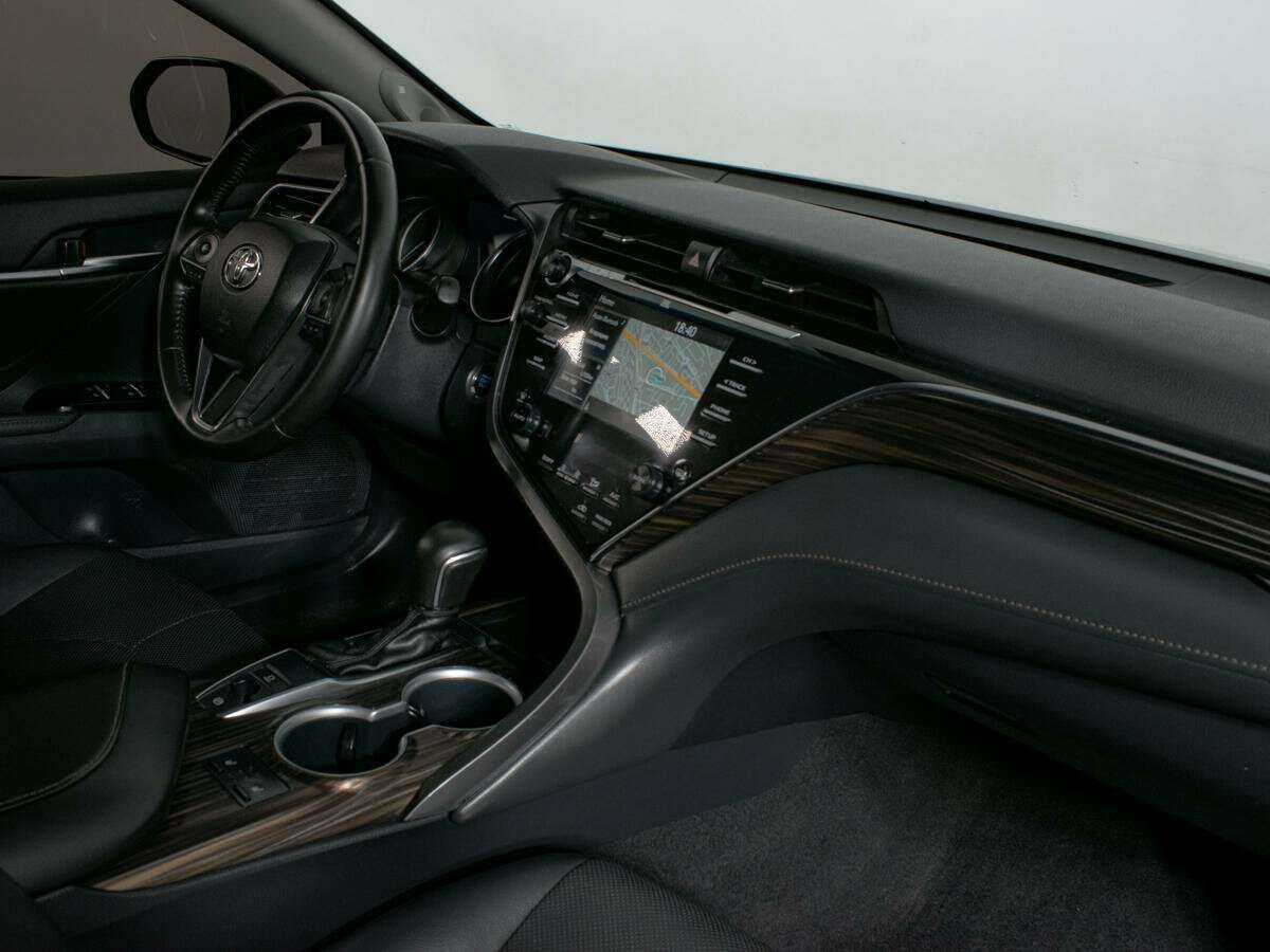 Toyota Camry 2020 года с пробегом. Фото: #4