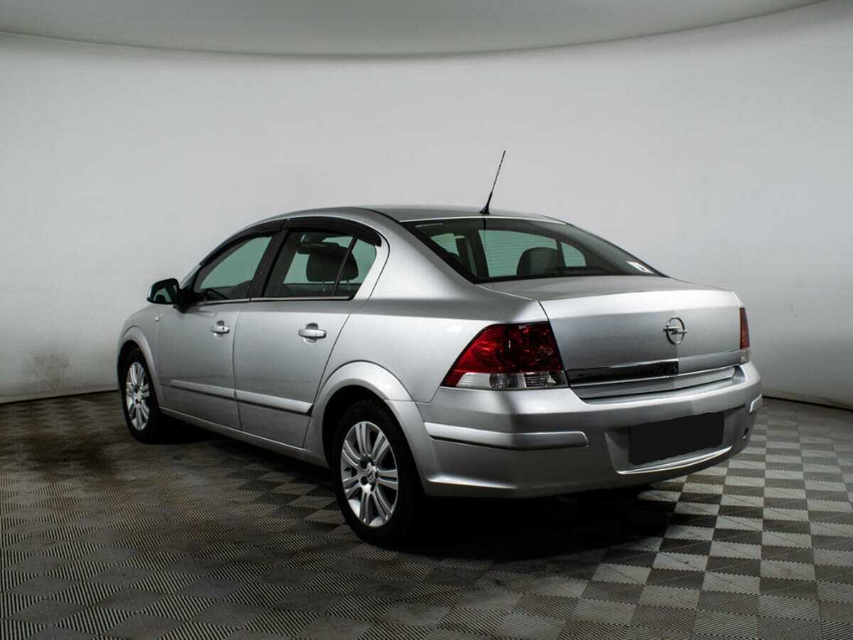 Opel Astra 2010 года с пробегом. Фото: #6