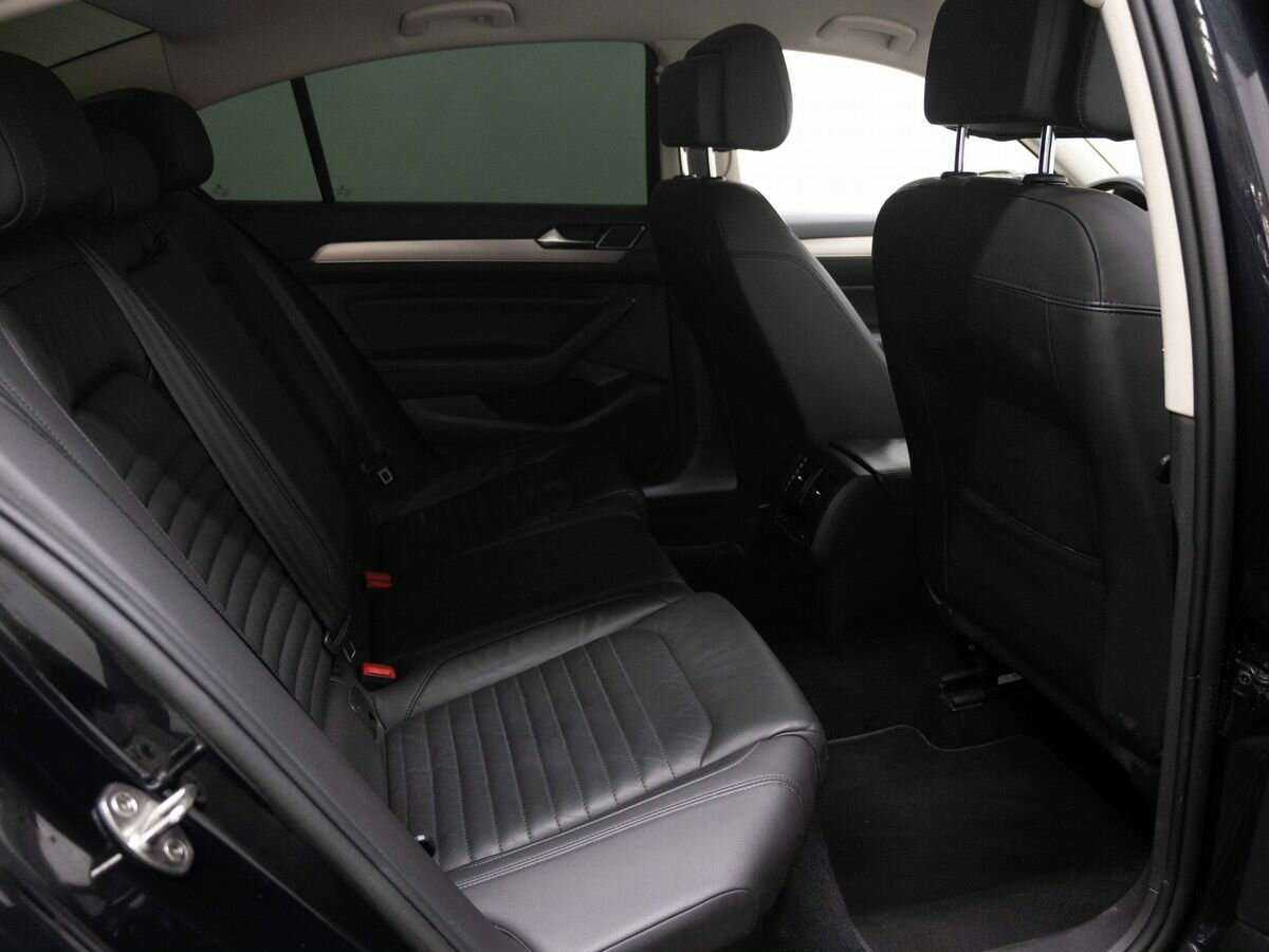 Volkswagen Passat 2019 года с пробегом. Фото: #9