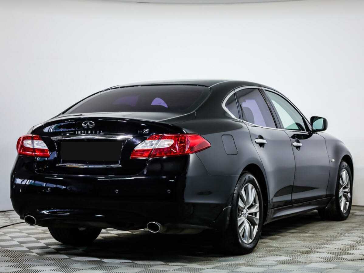 Infiniti M 2012 года с пробегом. Фото: #3