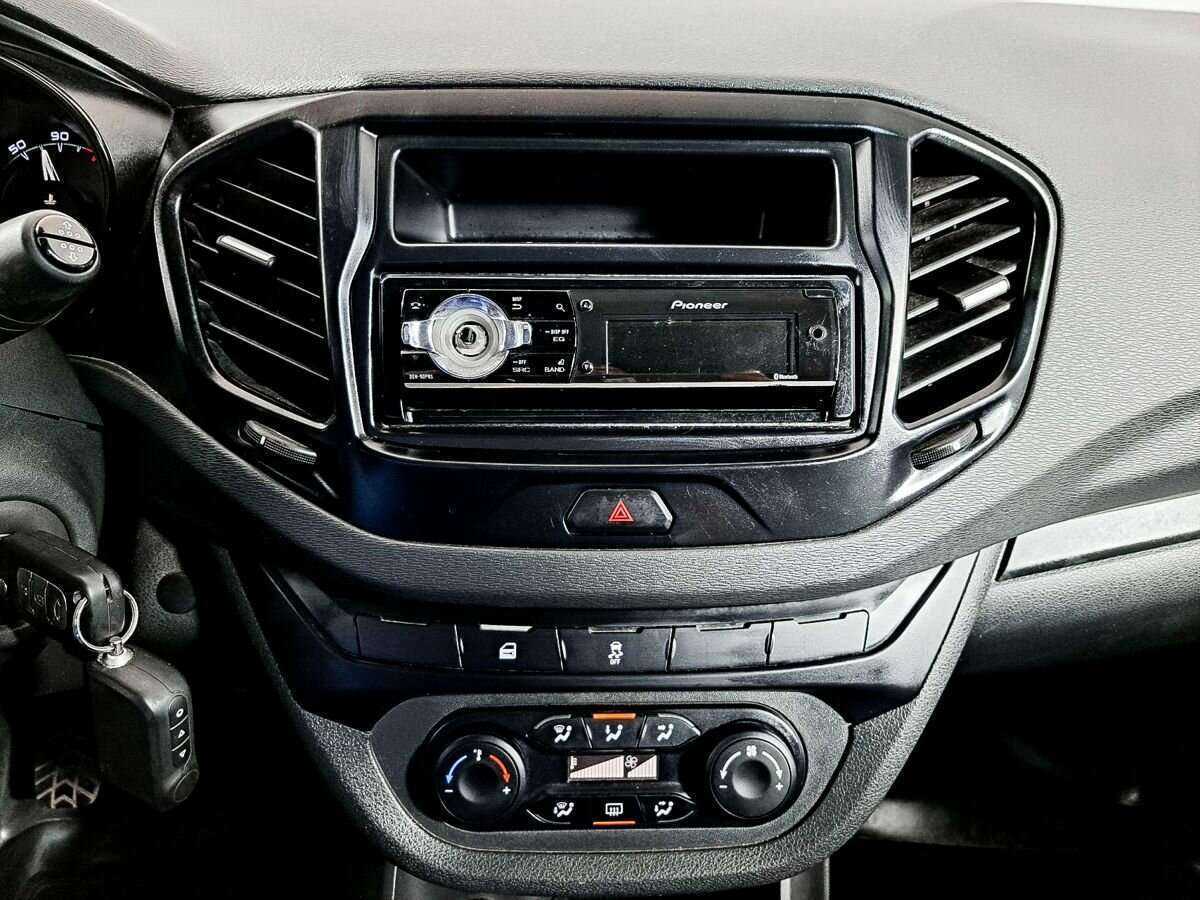 Lada (ВАЗ) Vesta 2016 года с пробегом. Фото: #11