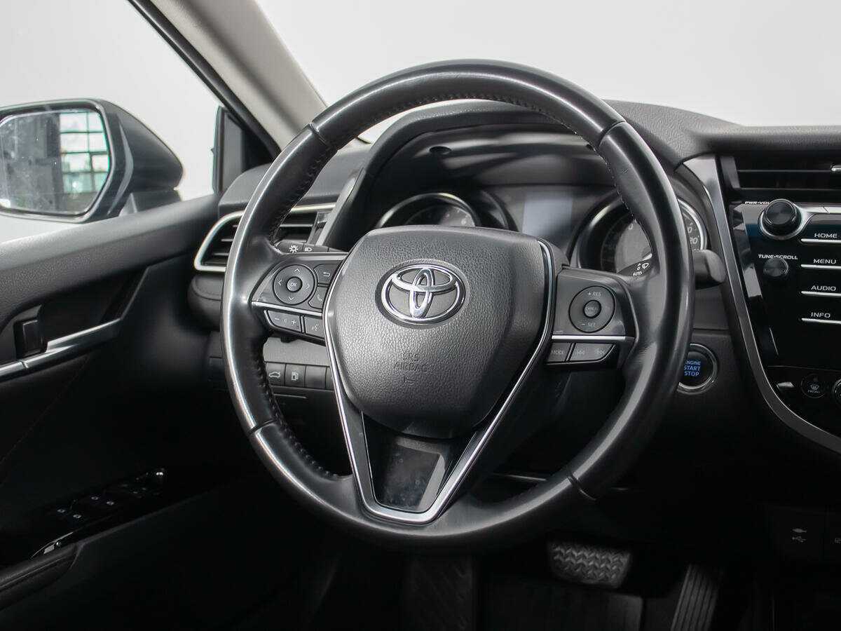 Toyota Camry 2018 года с пробегом. Фото: #18