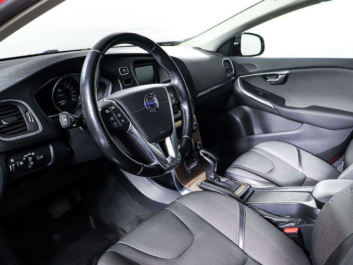 Volvo V40 Cross Country 2013 года с пробегом. Фото: #12