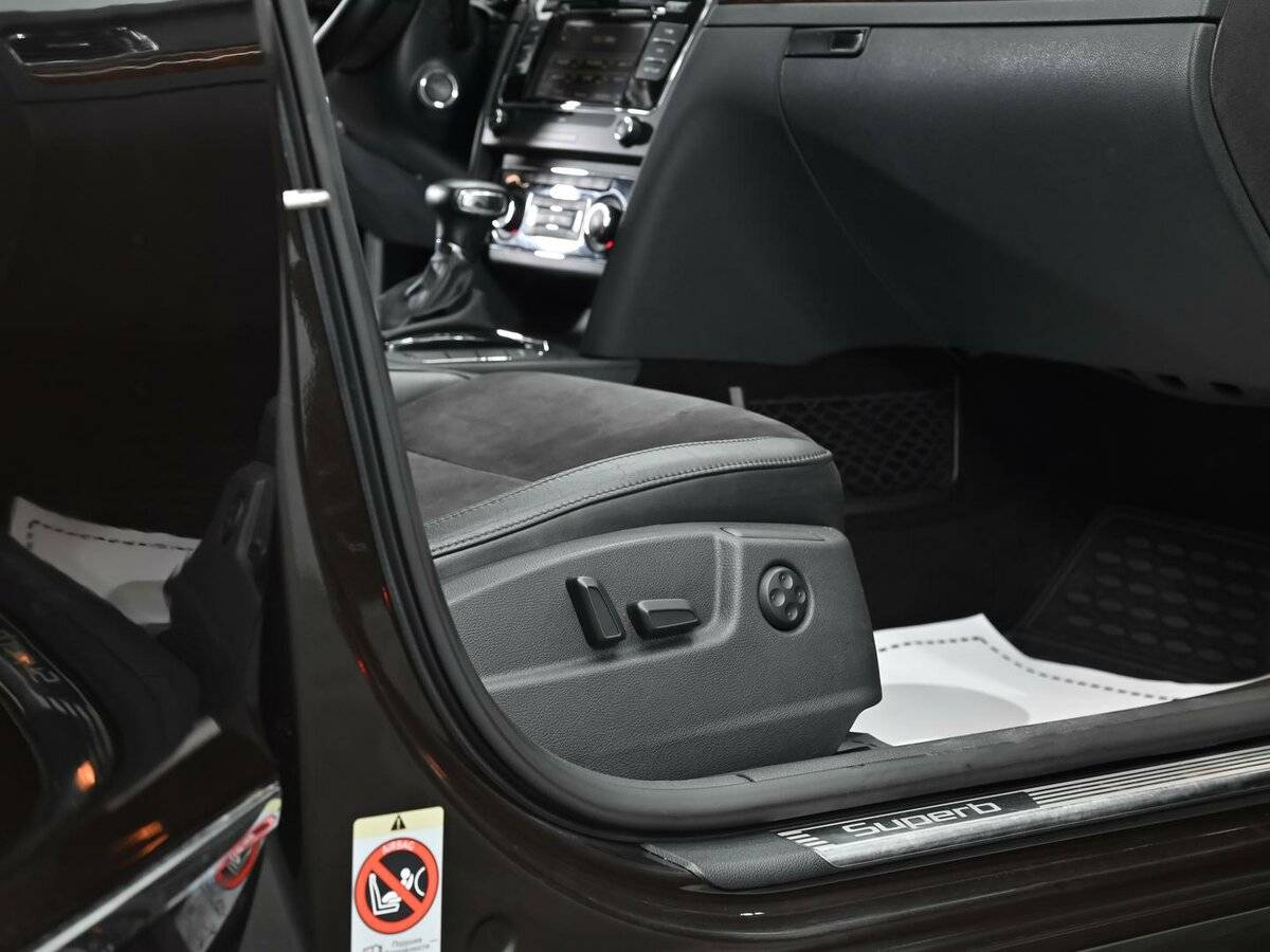 Skoda Superb 2012 года с пробегом. Фото: #11