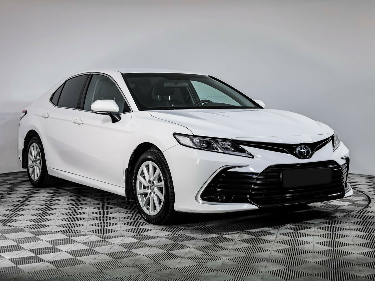 Toyota Camry 2021 года с пробегом. Фото: #3