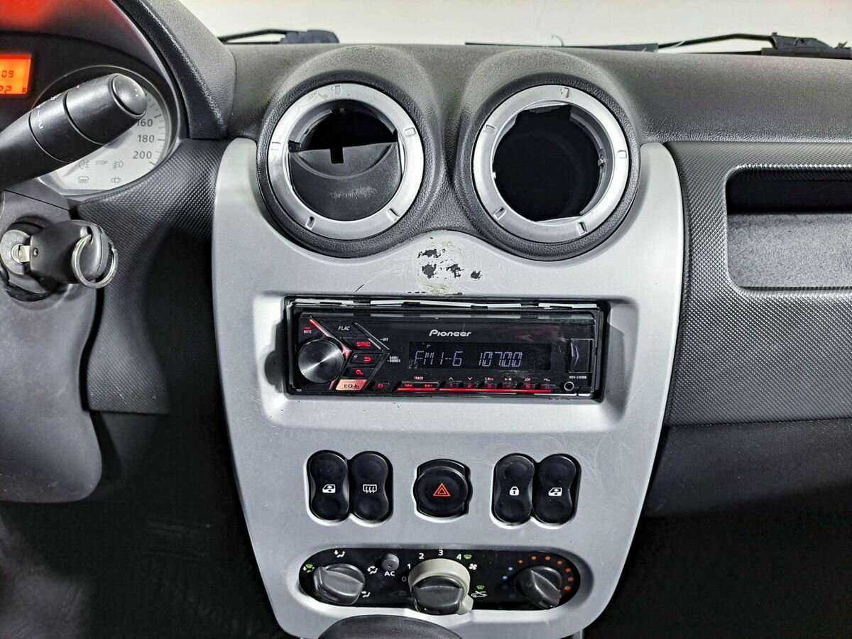 Renault Logan 2011 года с пробегом. Фото: #12