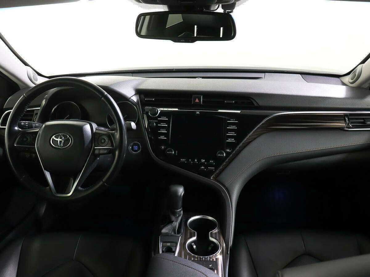 Toyota Camry 2019 года с пробегом. Фото: #11