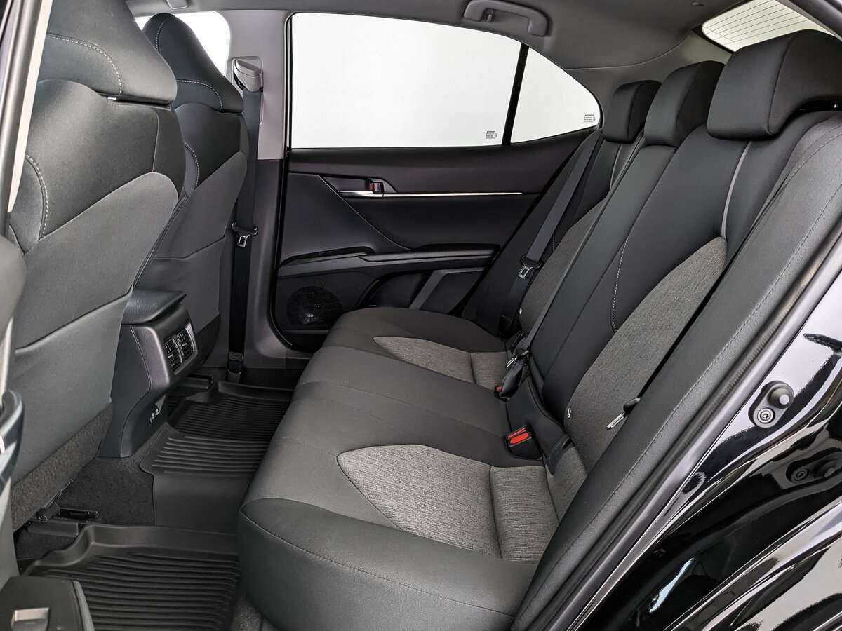 Toyota Camry 2021 года с пробегом. Фото: #16