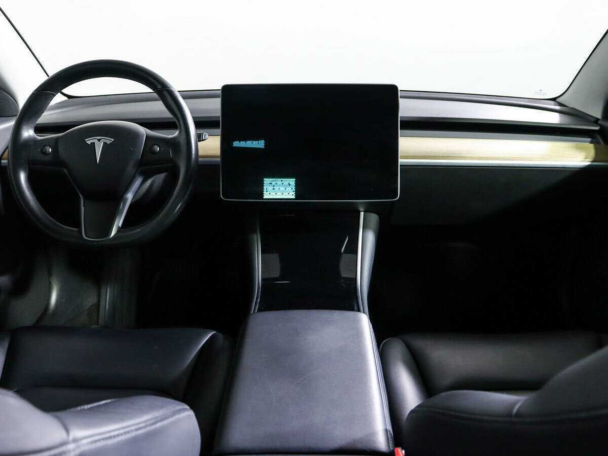 Tesla Model 3 2018 года с пробегом. Фото: #9