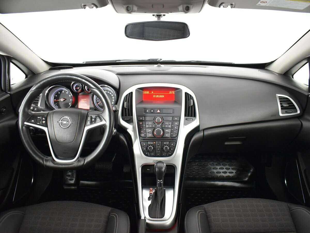 Opel Astra 2013 года с пробегом. Фото: #8