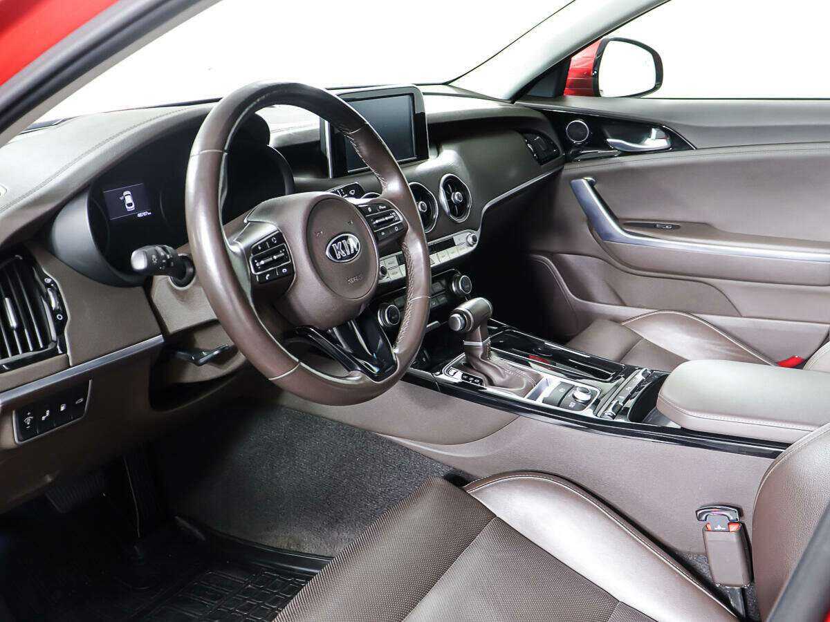 Kia Stinger 2018 года с пробегом. Фото: #12