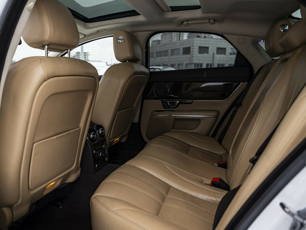 Jaguar XJ 2014 года с пробегом. Фото: #15