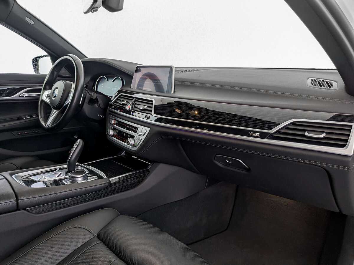 BMW 7 серии 2019 года с пробегом. Фото: #8