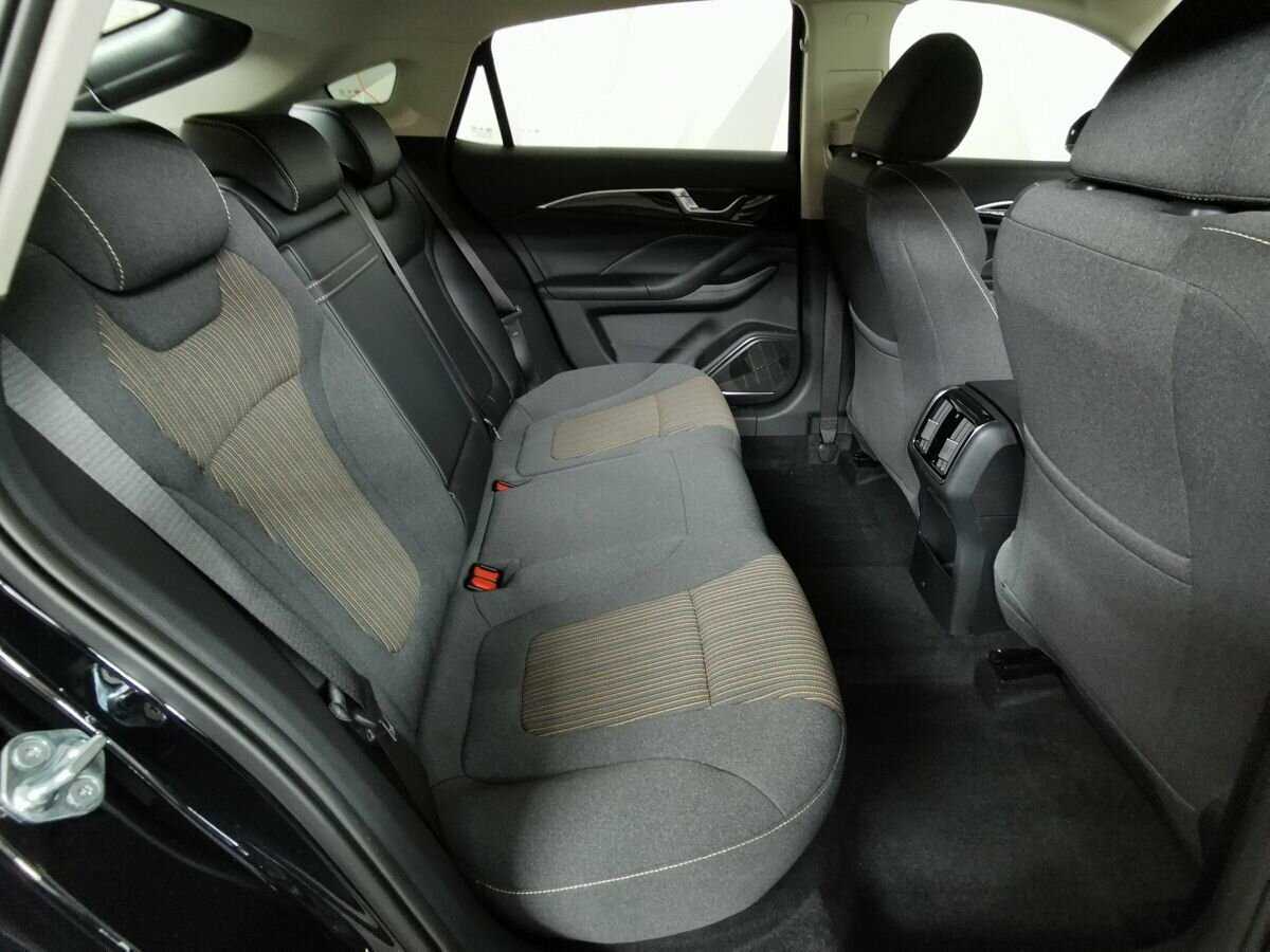 FAW Bestune B70 2023 года с пробегом. Фото: #11