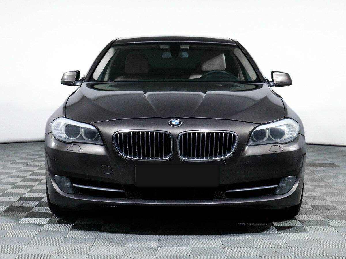 BMW 5 серии 2012 года с пробегом. Фото: #1