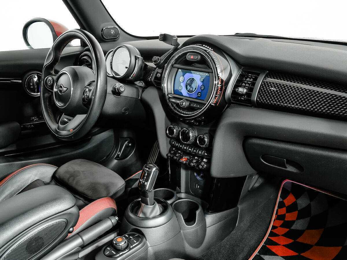 Mini Hatch 2018 года с пробегом. Фото: #8