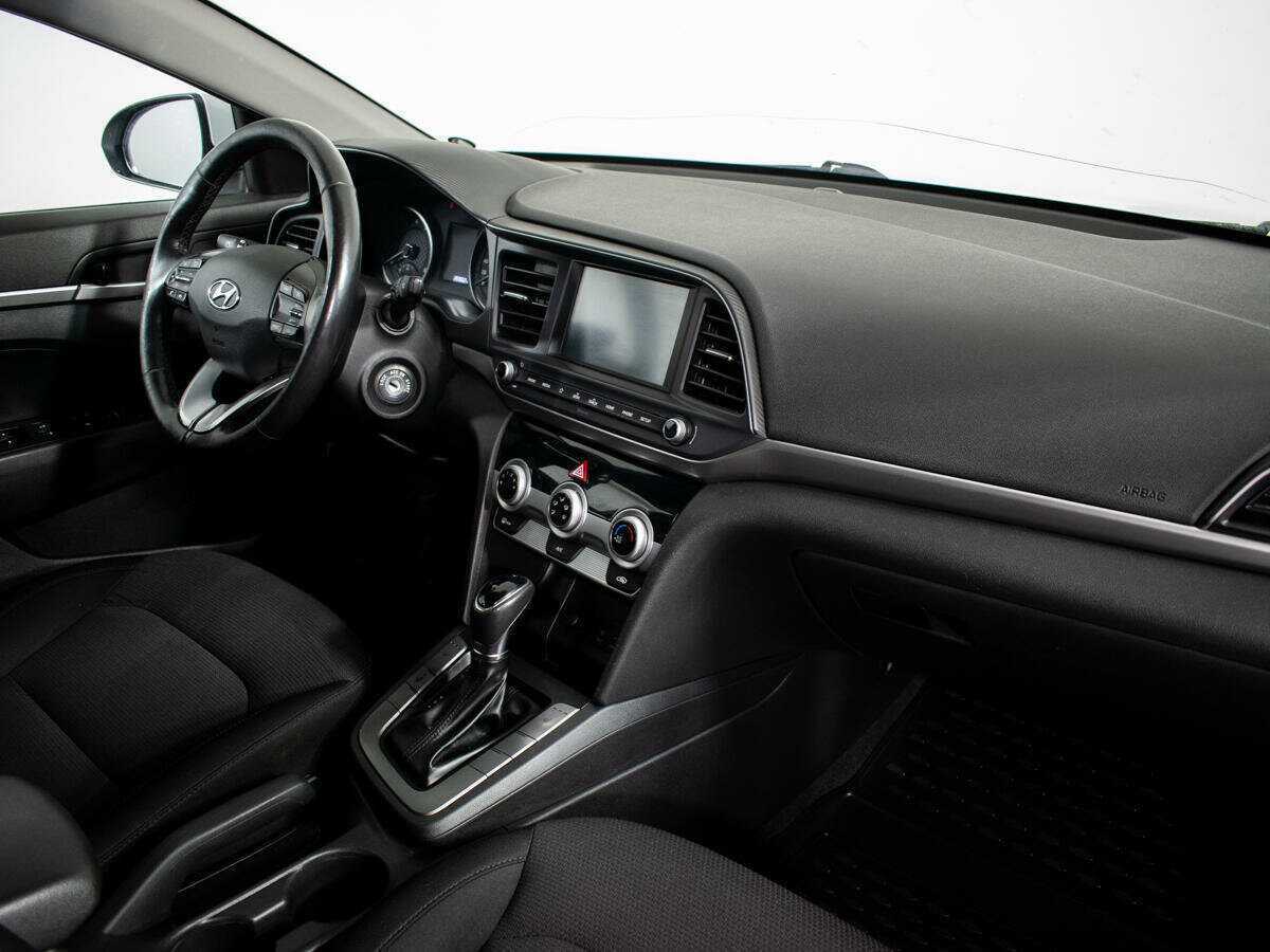 Hyundai Elantra 2019 года с пробегом. Фото: #8