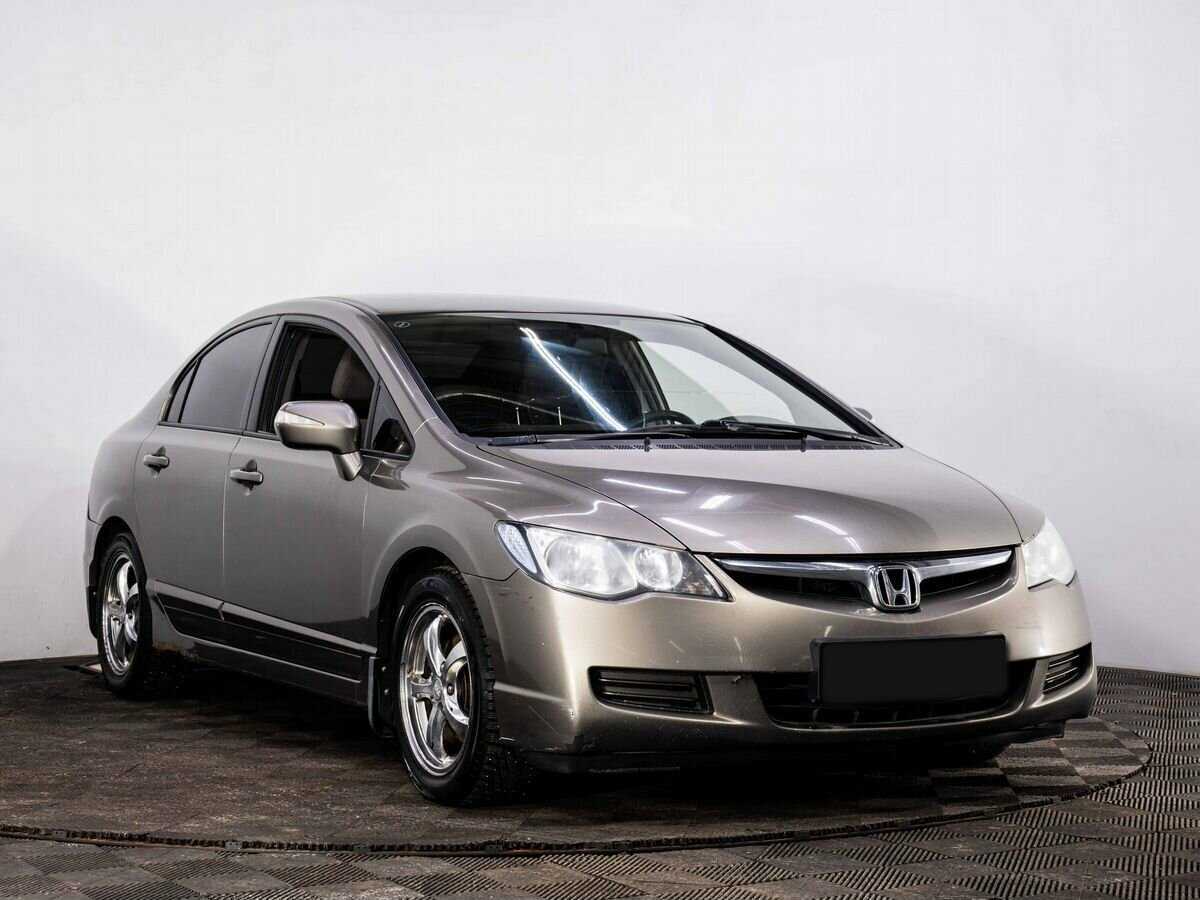 Honda Civic 2008 года с пробегом. Фото: #2