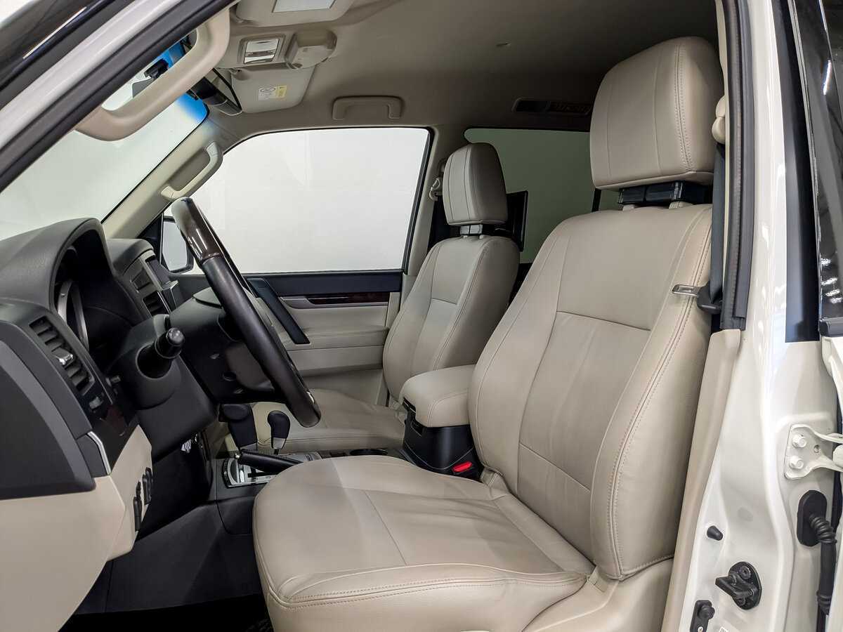 Mitsubishi Pajero 2020 года с пробегом. Фото: #19