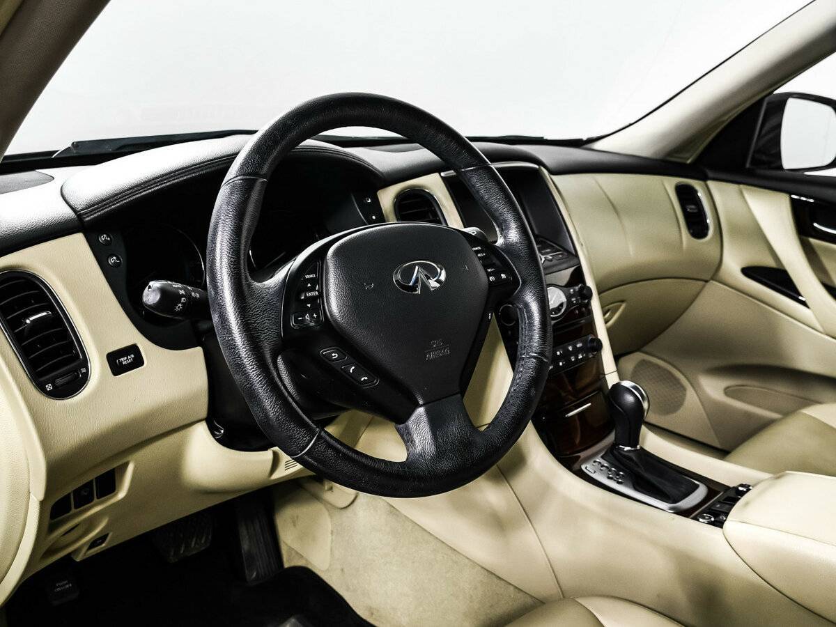 Infiniti QX50 2015 года с пробегом. Фото: #12