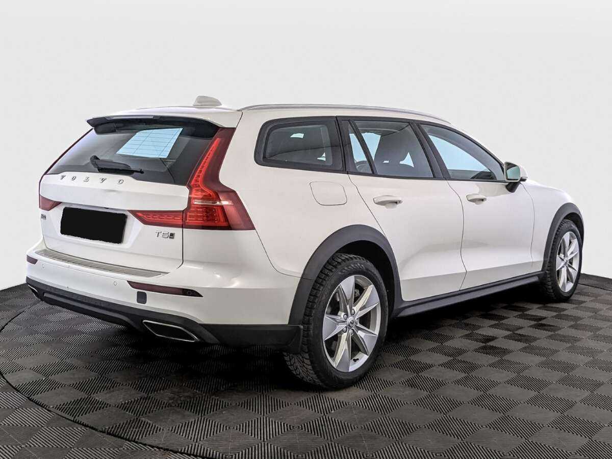 Volvo V60 Cross Country 2021 года с пробегом. Фото: #4