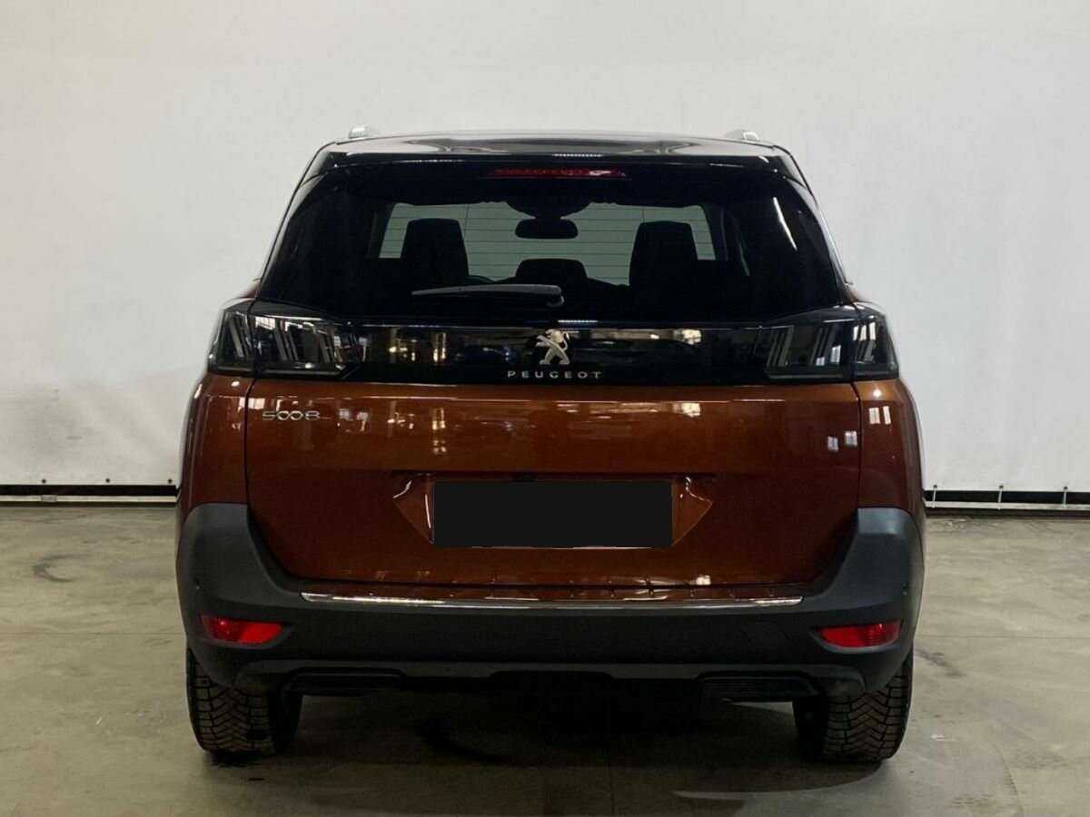 Peugeot 5008 2021 года с пробегом. Фото: #5