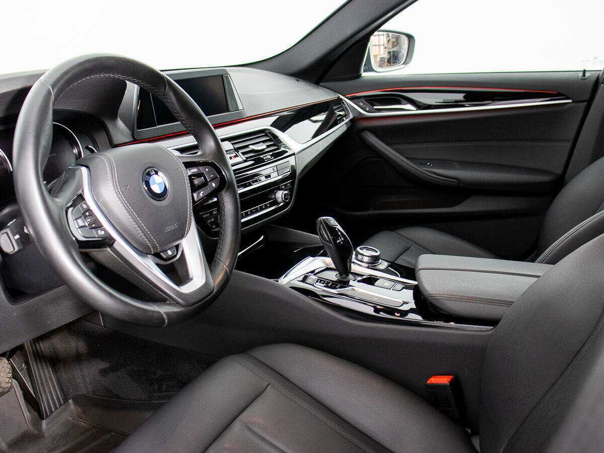 BMW 5 серии 2017 года с пробегом. Фото: #9