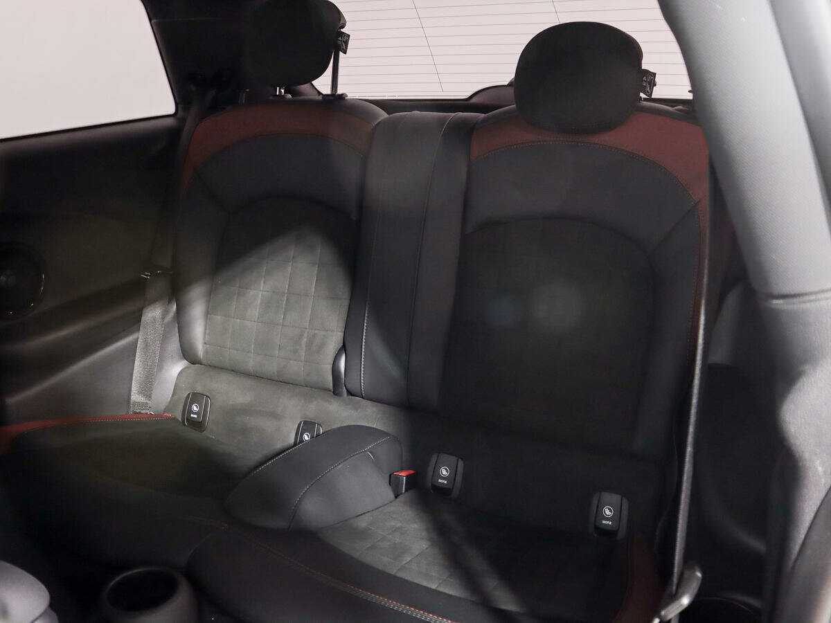 Mini Hatch 2018 года с пробегом. Фото: #9