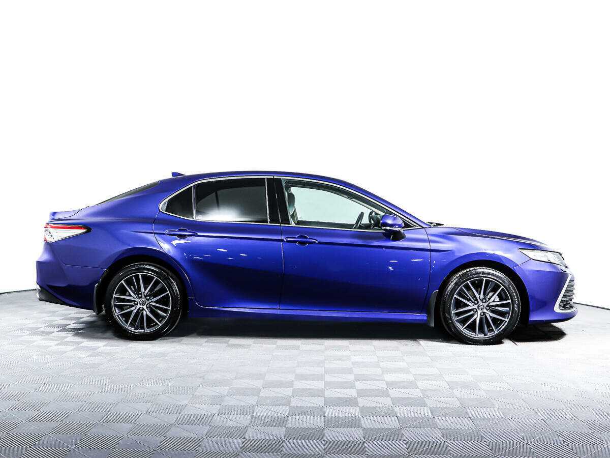 Toyota Camry 2021 года с пробегом. Фото: #2