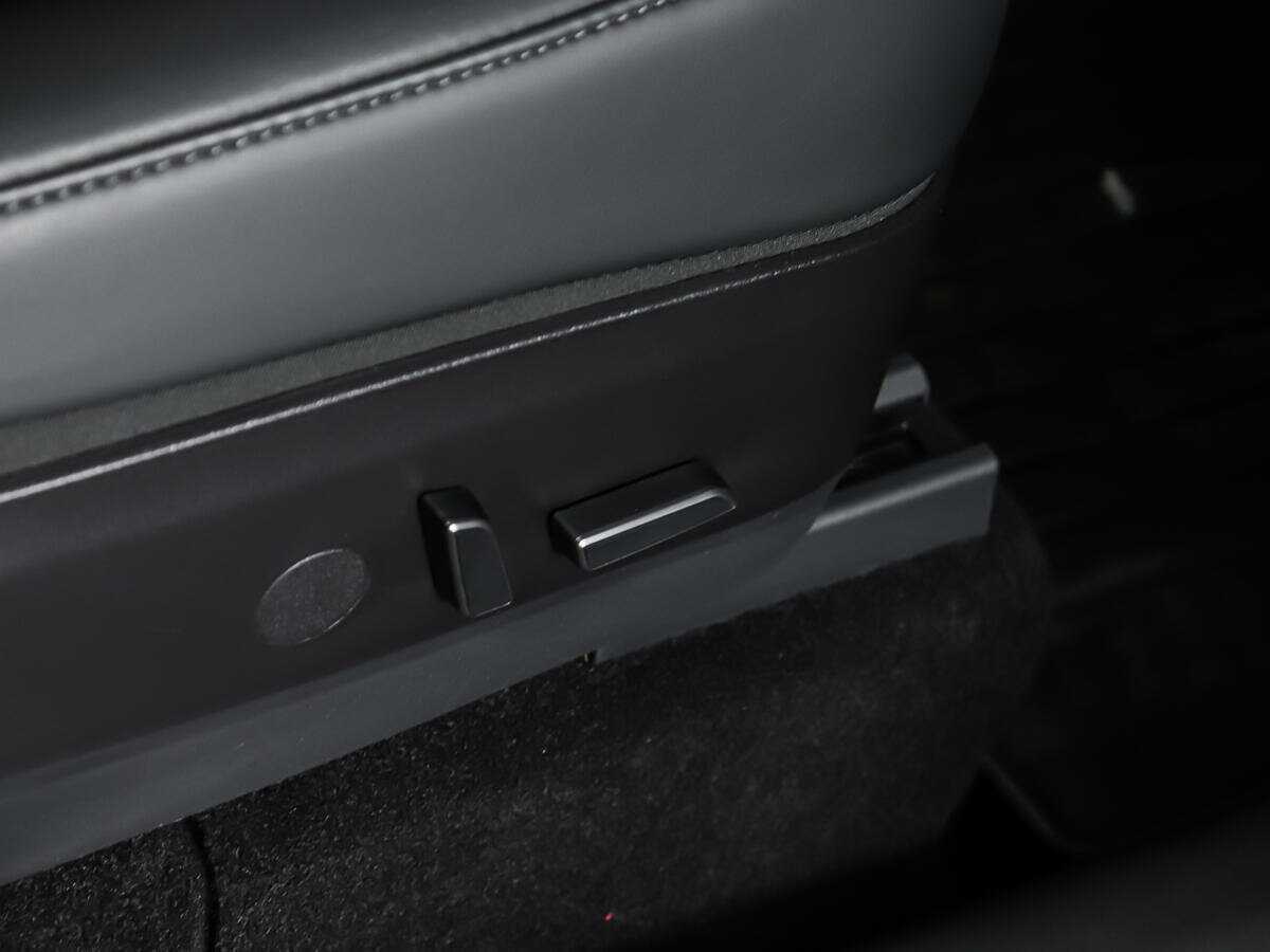 Tesla Model Y 2021 года с пробегом. Фото: #15